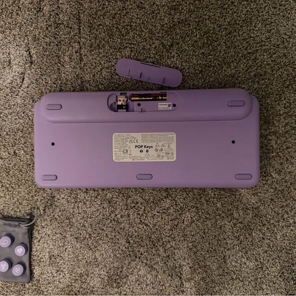 Logitech Pop Wireless Keyboard - Picture 2 of 3